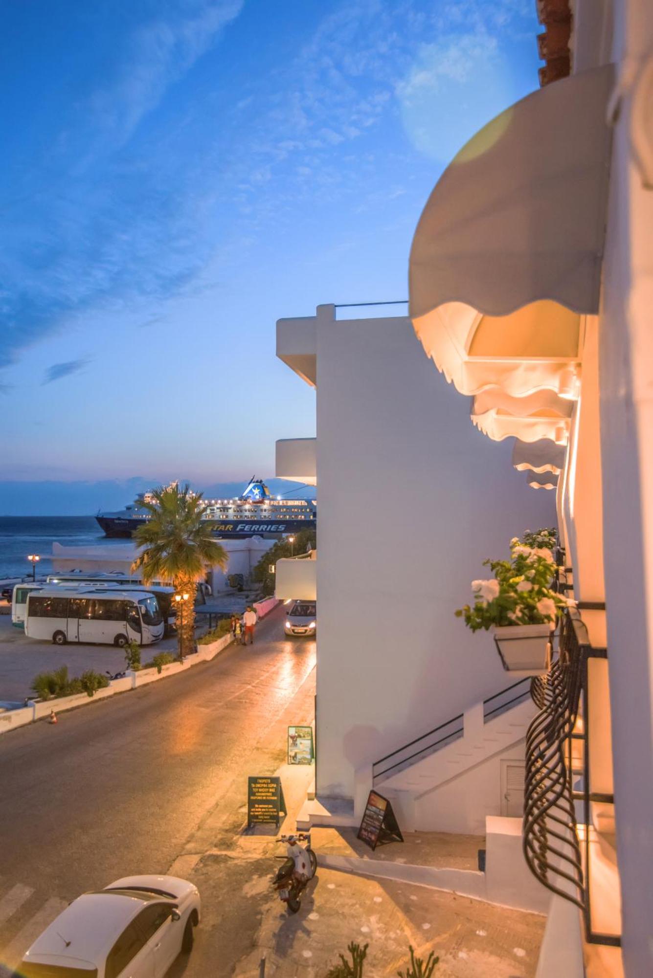 Fratelli Family Rooms Тинос Екстериор снимка